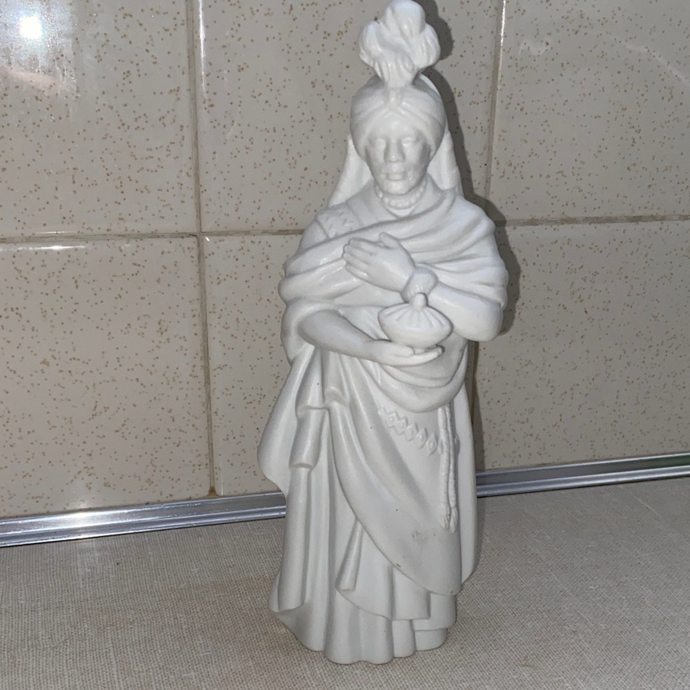 Vintage‎ Avon 1982 Nativity Collectible "The Magi Balthasar" Porcelain Figurine